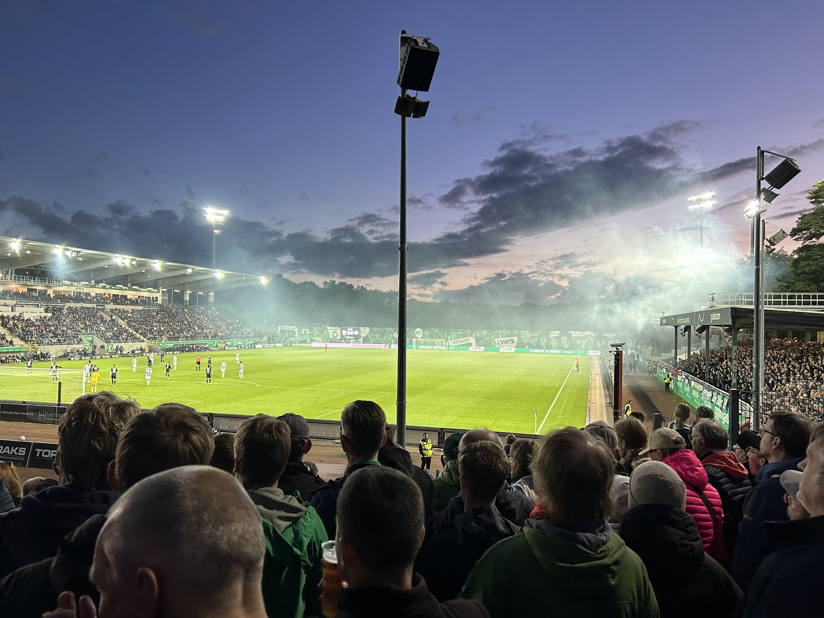 Preußenstadion mit Flutlicht